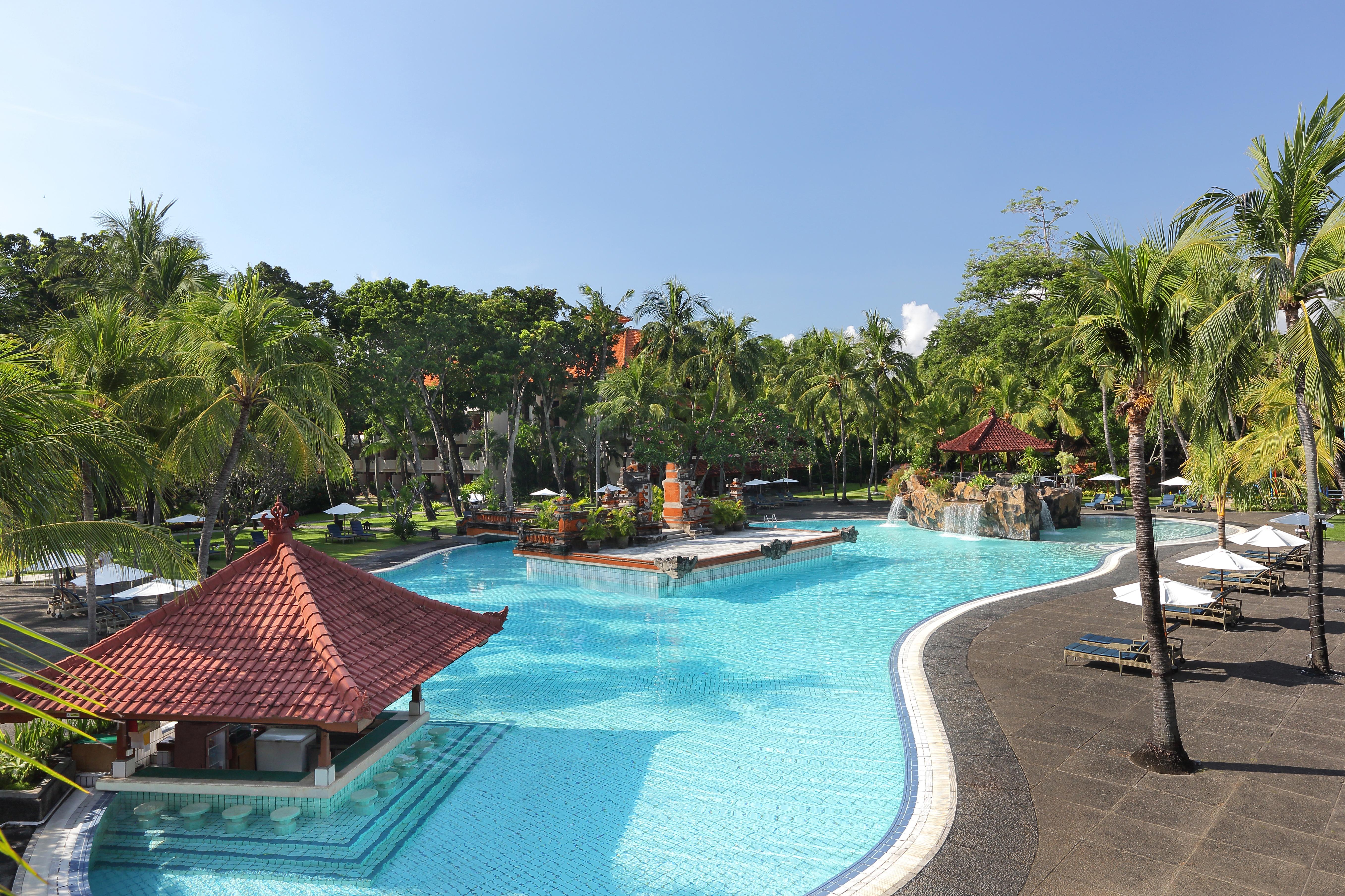 庫塔 宾当巴厘岛度假村酒店 外观 照片 The pool at the Royal Thai Beach Hotel